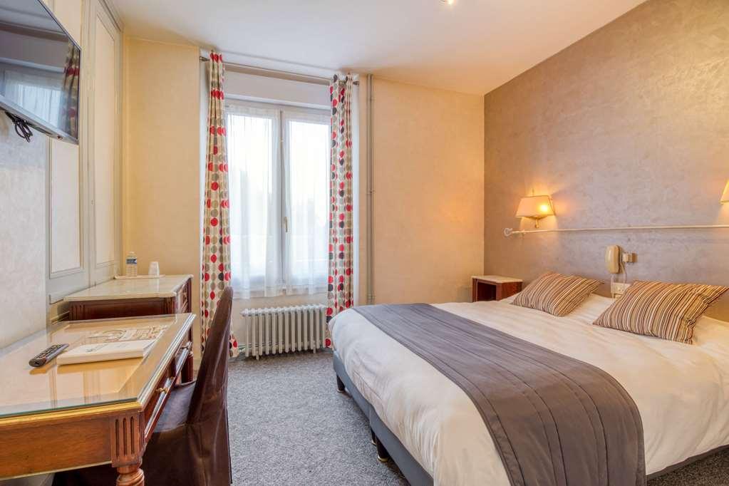 Brit Hotel Le Cygne Saint-Hilaire-du-Harcouet Room photo