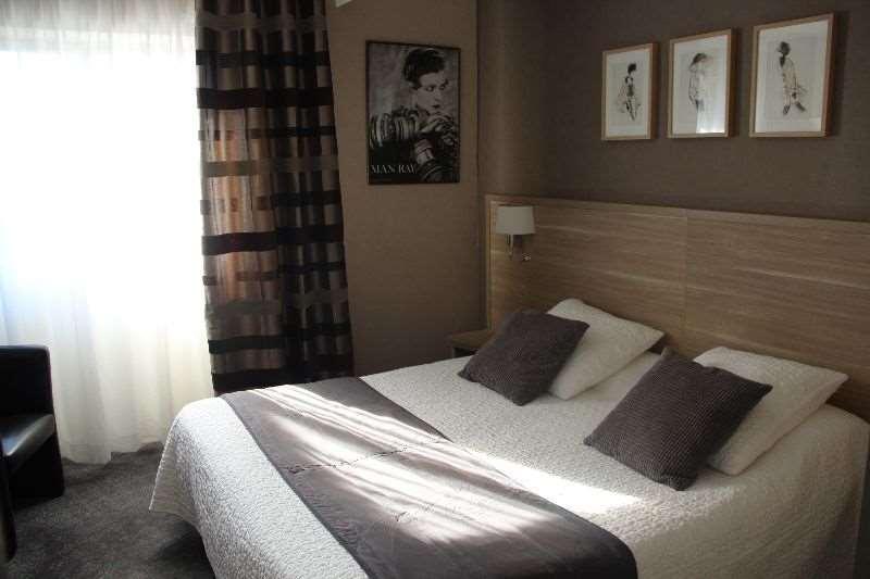Brit Hotel Le Cygne Saint-Hilaire-du-Harcouet Room photo