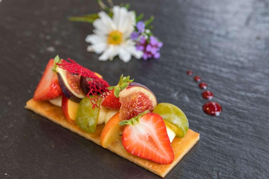 Brit Hotel Le Cygne Saint-Hilaire-du-Harcouet Restaurant photo