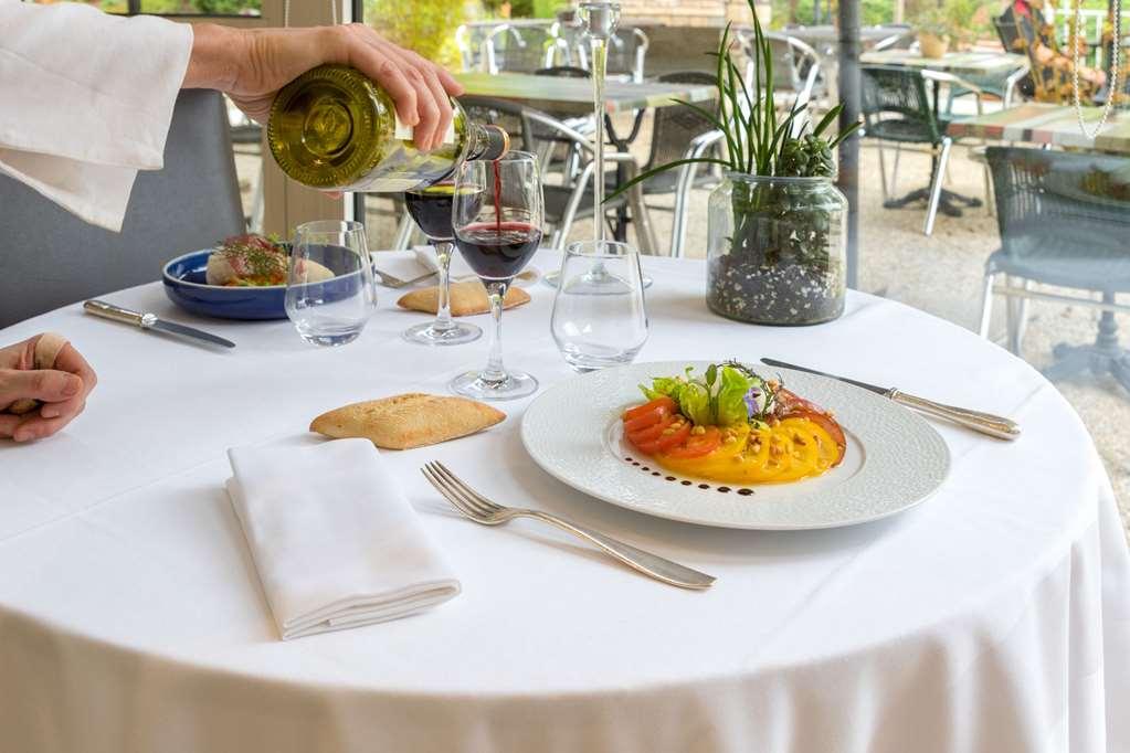 Brit Hotel Le Cygne Saint-Hilaire-du-Harcouet Restaurant photo