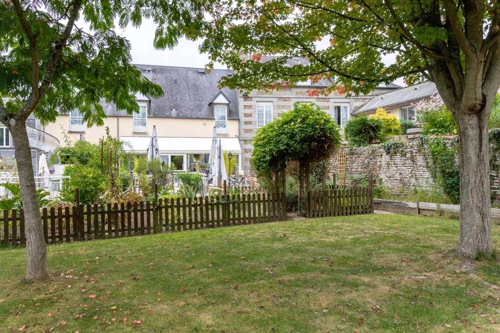 Brit Hotel Le Cygne Saint-Hilaire-du-Harcouet Exterior photo