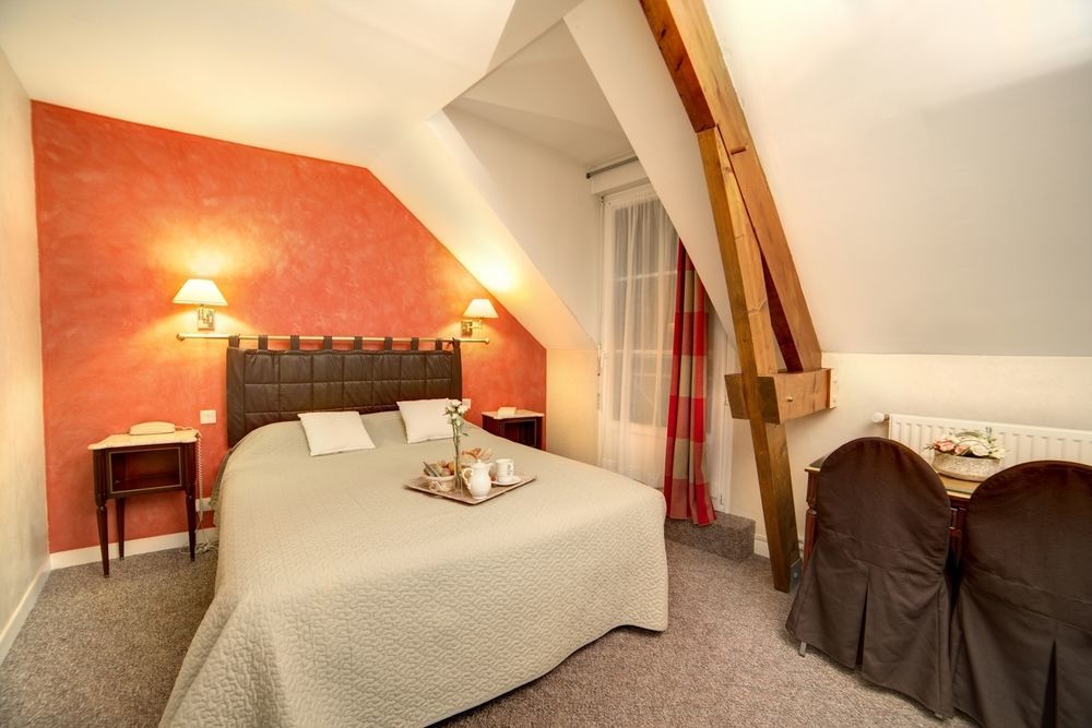 Brit Hotel Le Cygne Saint-Hilaire-du-Harcouet Exterior photo